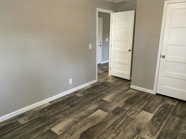 Building Photo - 2614 Azalea Pl