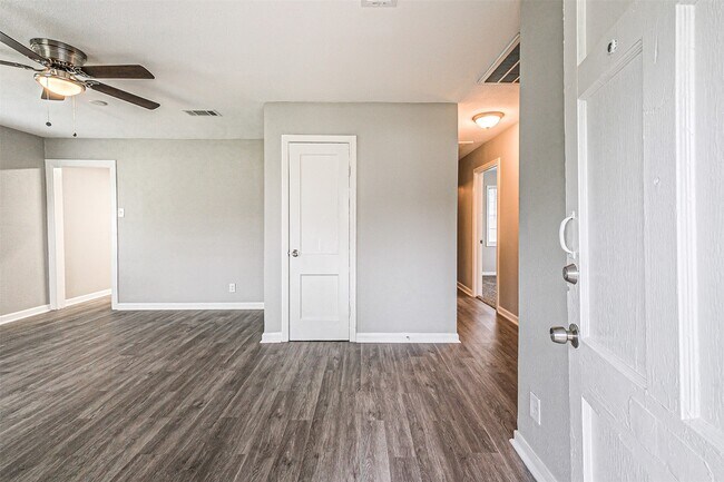 Foto del edificio - 1539 Pleasantville Dr