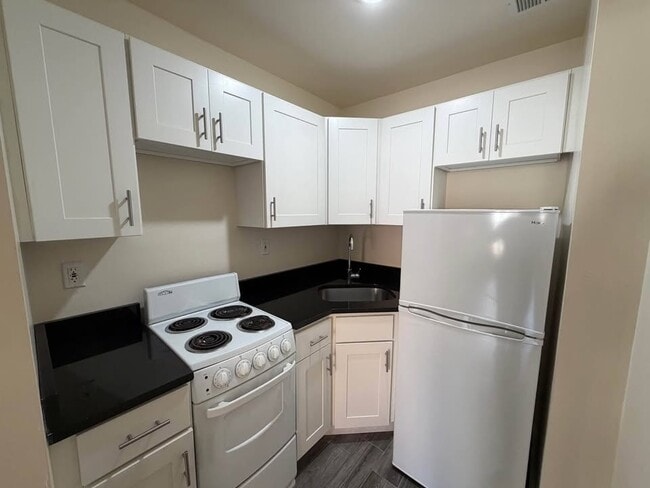 Building Photo - 269 W 73rd St
