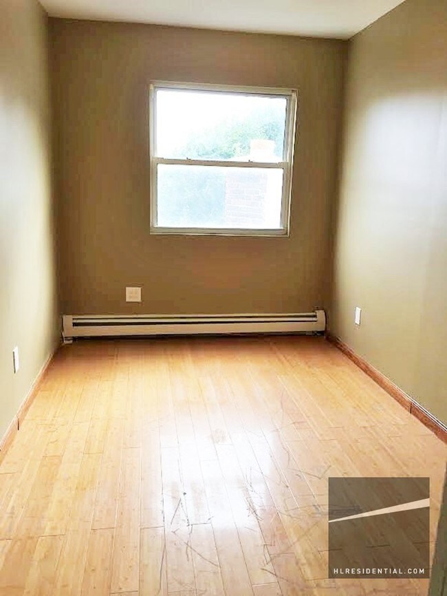 Building Photo - 1660 Broadway