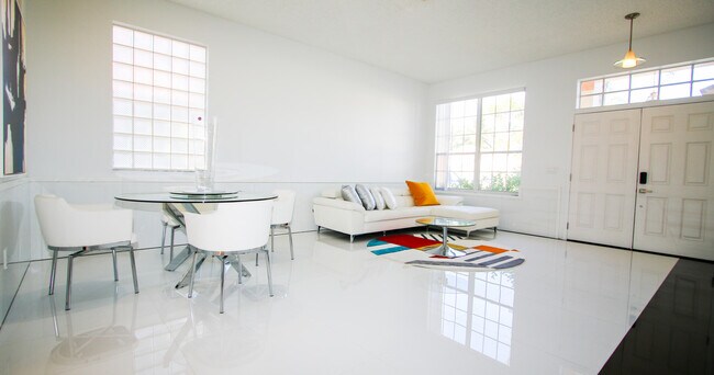 Foto del edificio - 661 Lake Wellington Dr