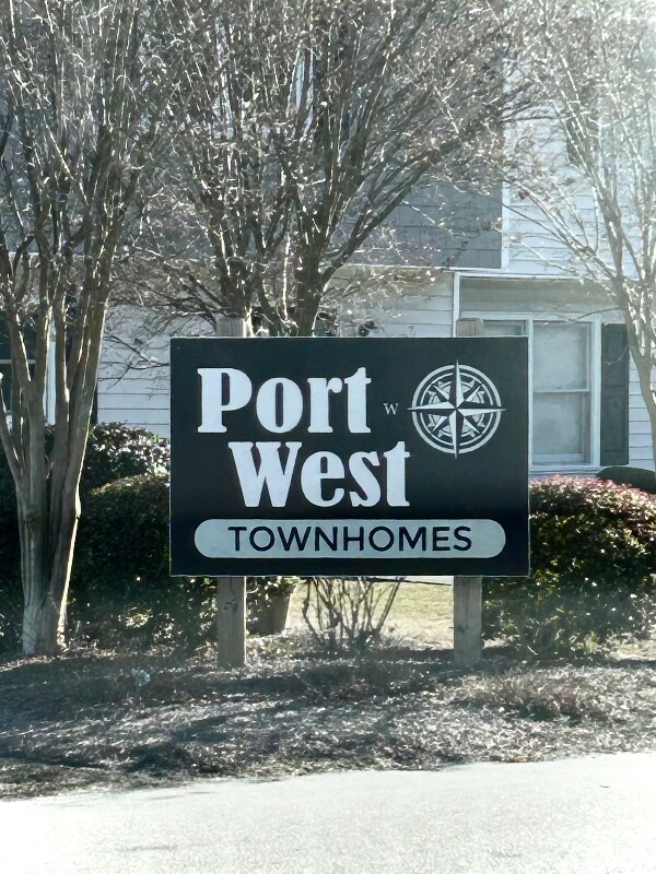 Foto del edificio - 8 Port W Ct