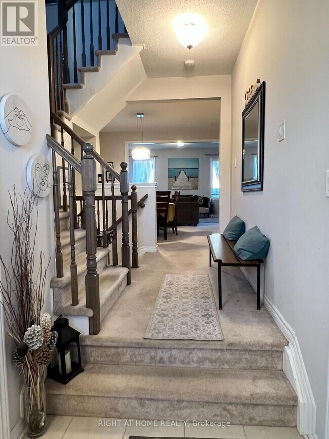 Photo du bâtiment - 529 Honeylocust Ave