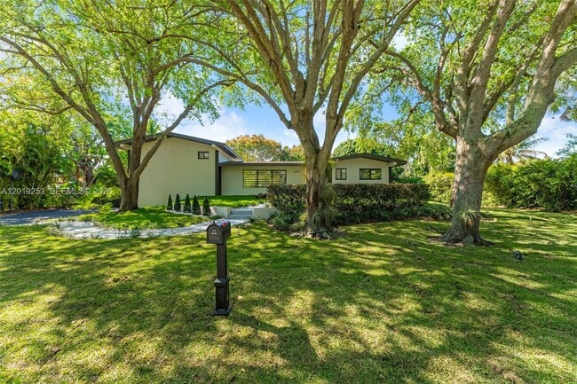 Foto del edificio - 7920 SW 132nd St