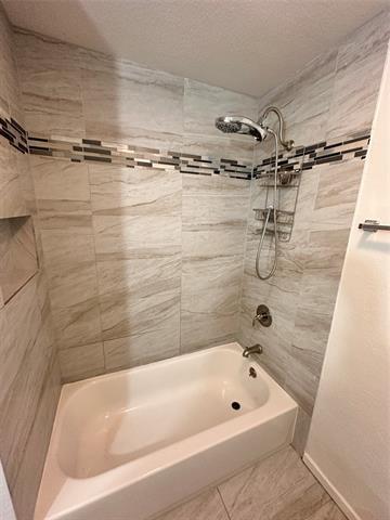 Foto del edificio - 2108 Blossom Ln