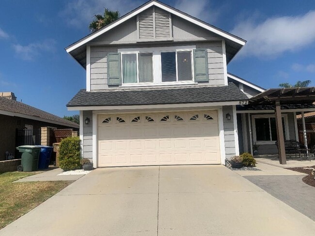 Building Photo - Wonderful East Ventura 4 Bedroom 2.5 Bath Home