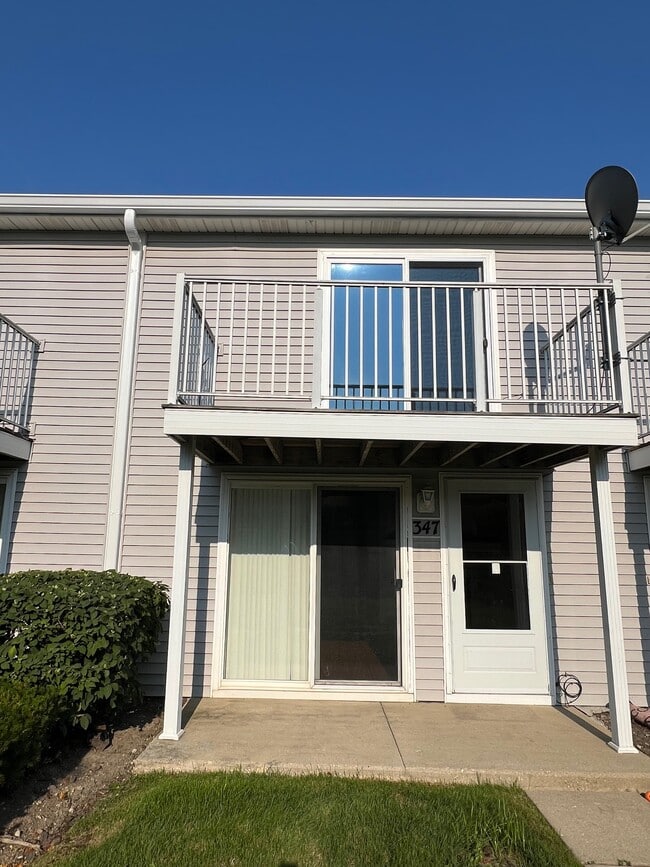 Building Photo - 347 Meadow Green Ln