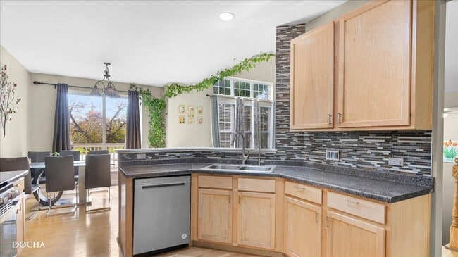 Foto del edificio - 480 Vaughn Cir