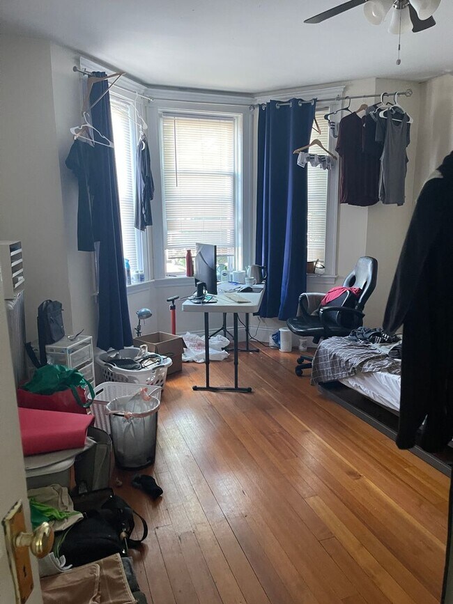 Photo - 3 Bed split with Heat and Hot water Inc  1... House