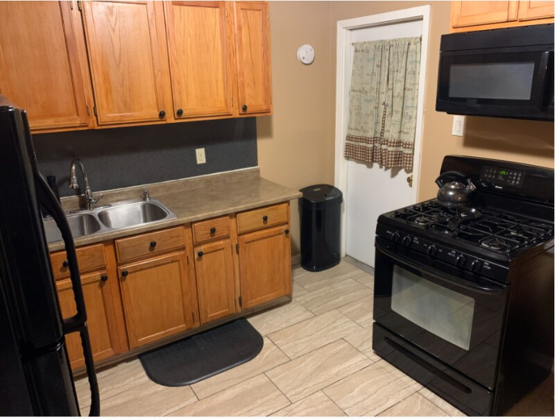 Foto del edificio - 1326 E 33rd St