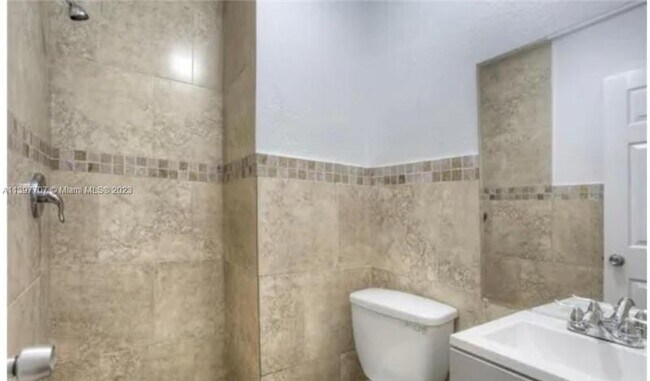 Building Photo - 6221 SW 35th St
