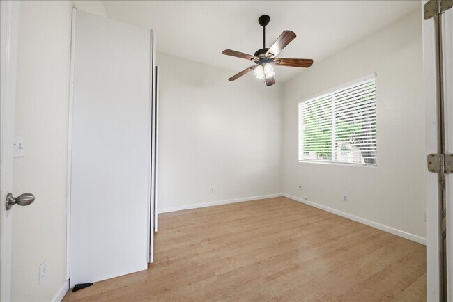 Building Photo - 3618 Anthea St