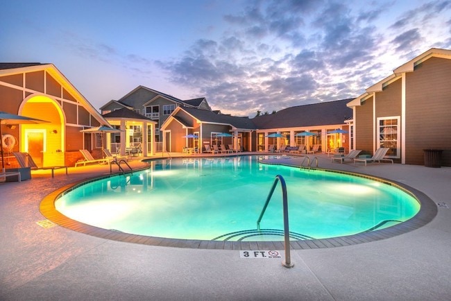 Pool Area - Olympus Fenwick