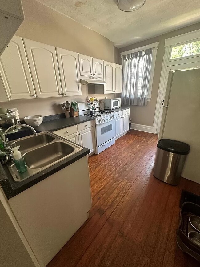 Photo - 506 E 21st St House