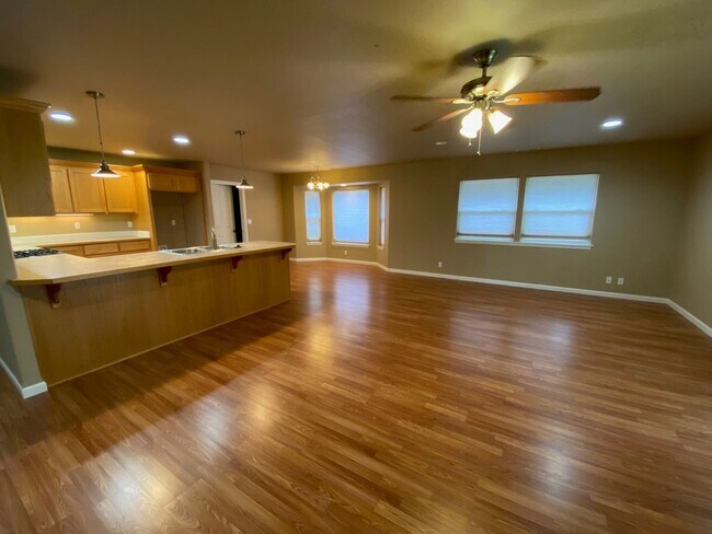 Foto del edificio - Great 3 Bedroom 2 Bath House on the West side!