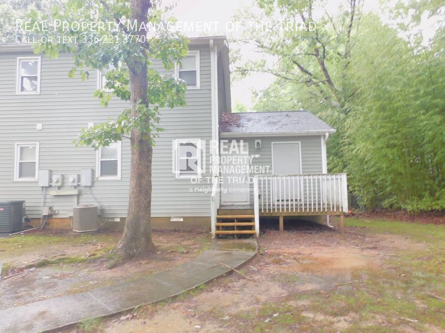 Primary Photo - Spacious 3 Bedroom, 2 Bath in Greensboro 2...