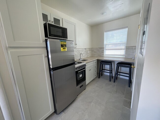 Building Photo - 1105 S State St