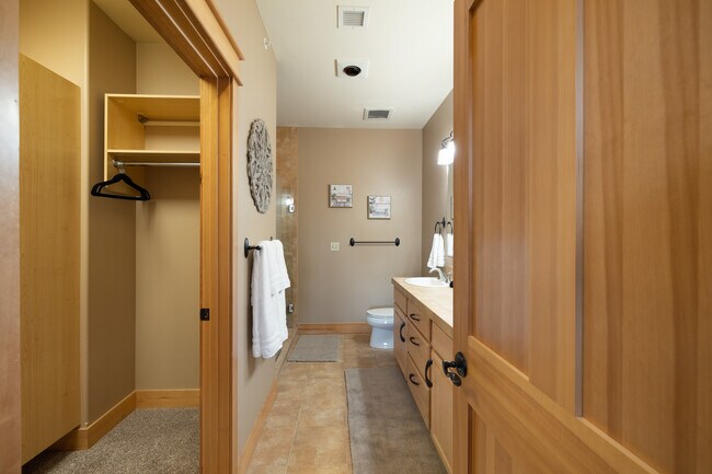 Foto del edificio - 2051 N Main St