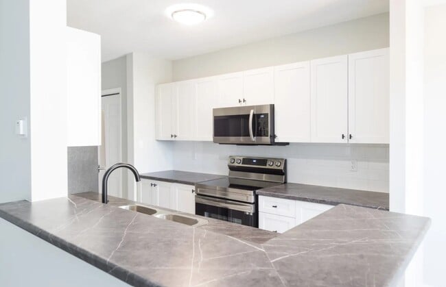 Building Photo - Sugarcreek Village