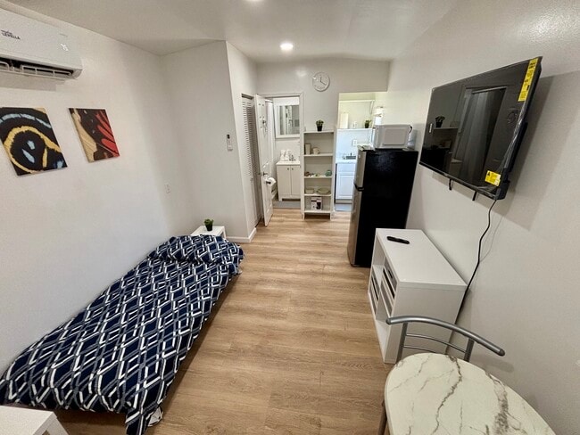 Foto del edificio - 1321 N 69th Way