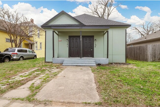 Jardín delantero - 512-102 W Crawford St
