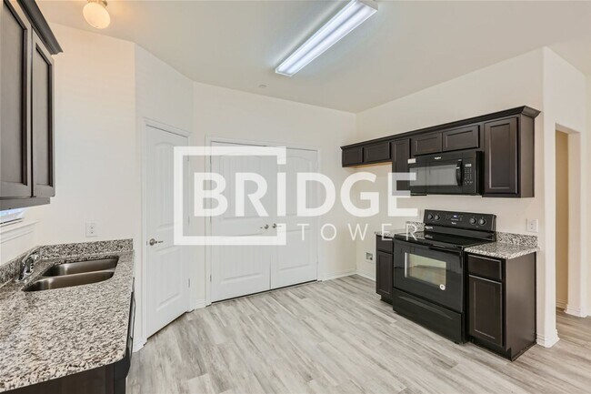 Foto del edificio - 1304 Lake Crest Lane Lewisville, TX 75057-...