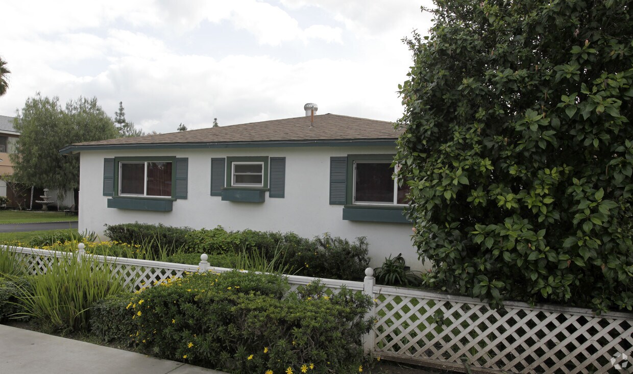 Foto del edificio - 8352 Whitaker St