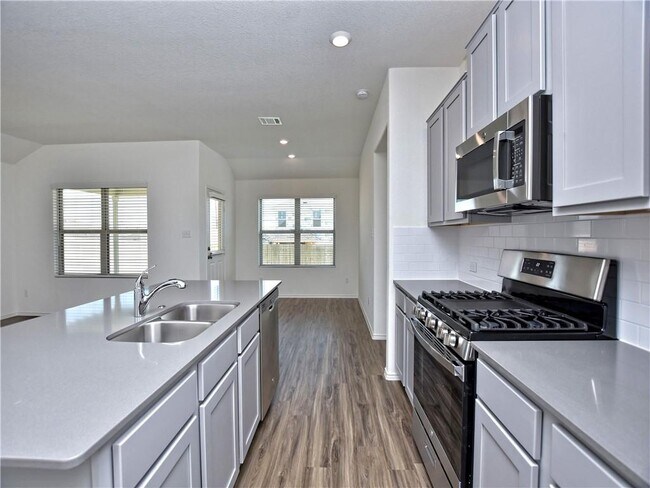 Foto del edificio - 21413 Wilmiller Ln