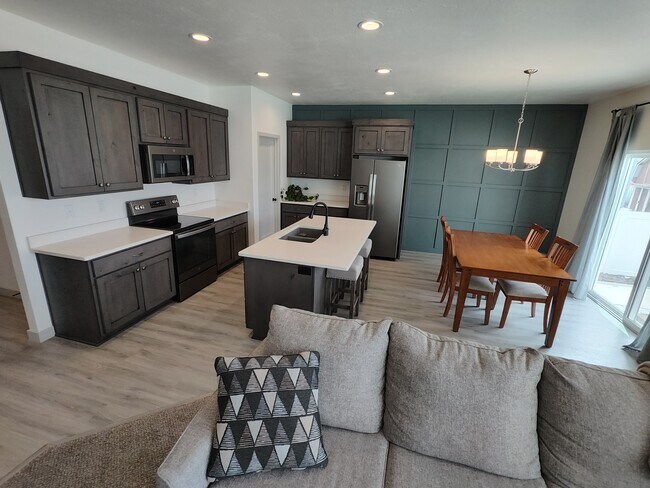 Foto del edificio - 6809 S Cook Dr