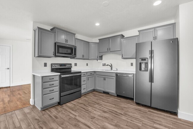 Foto del edificio - Beautiful 3 Bedroom Rambler Near Hill AFB with RV Parking