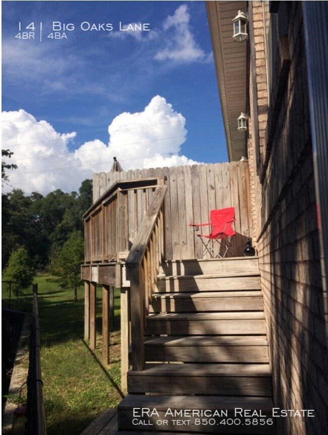 Building Photo - Close to Eglin and Turkey Creek!