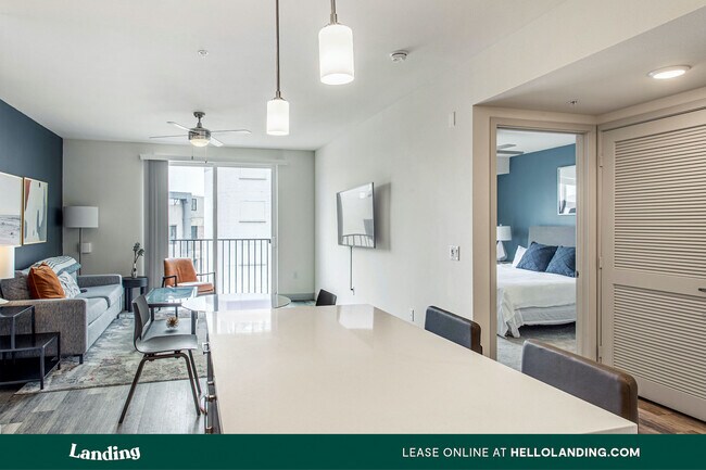 Building Photo - 950 E 3rd St