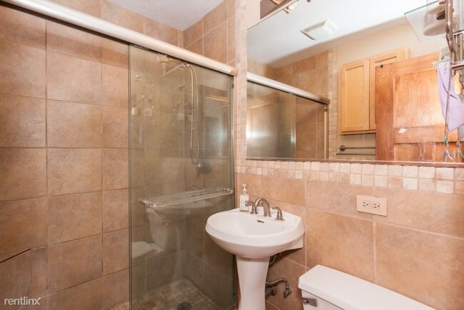 Building Photo - 2 br, 2 bath Condo - 429 W Wellington Ave