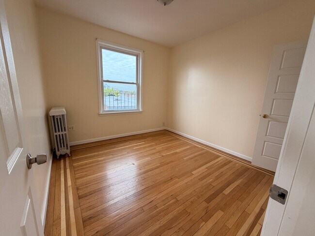 Foto del edificio - 1959 Hobart Ave