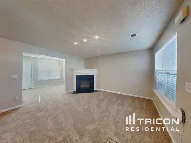 Building Photo - 420 Kara Ln