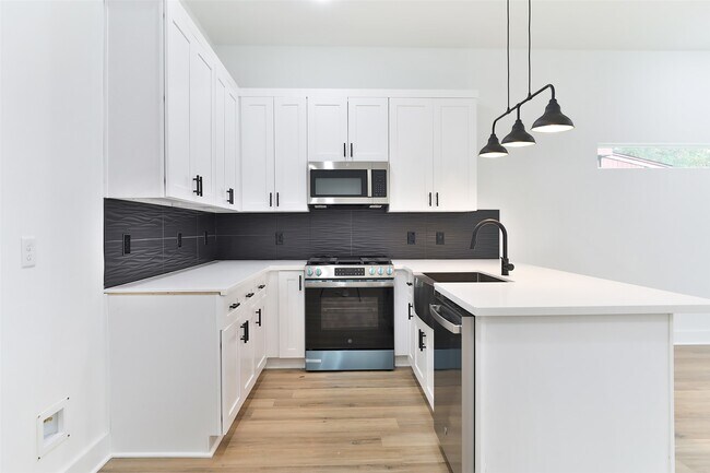 Foto del edificio - 8109 Bigwood St