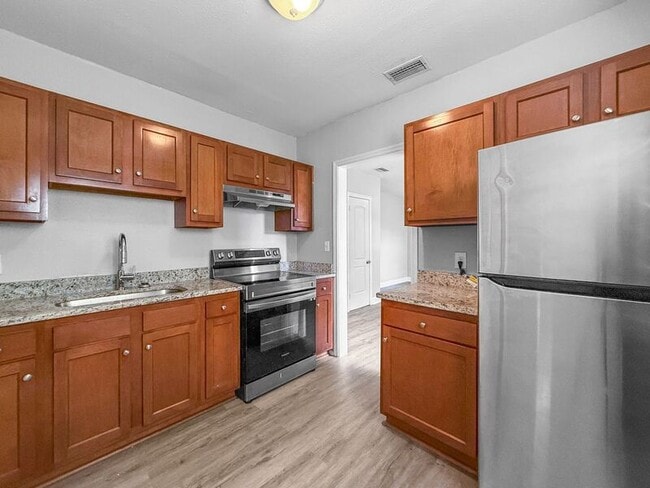 Building Photo - 620 Comet St