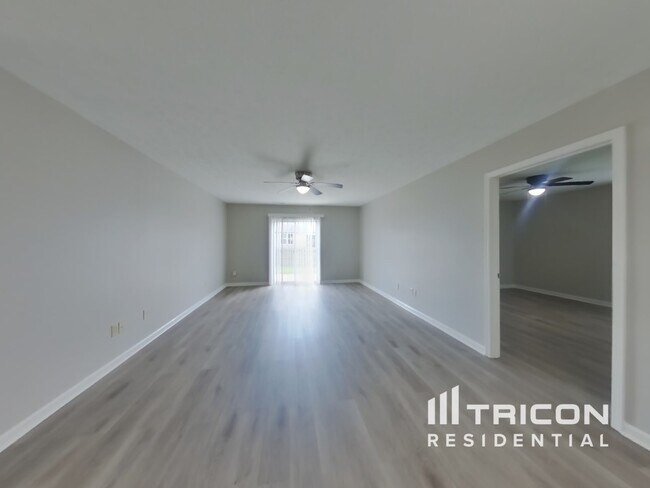 Foto del edificio - 581 Grassy Bend Dr