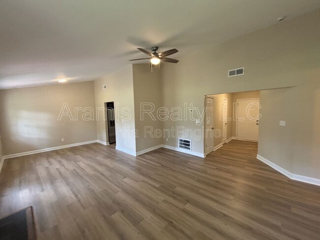 Building Photo - 3086 Drexel Ln