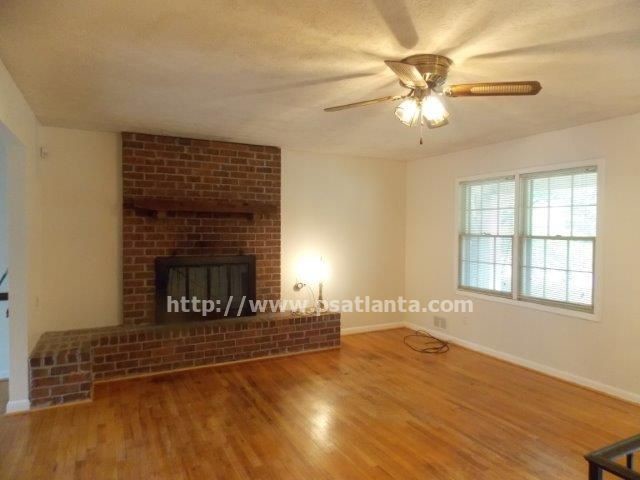 Building Photo - 6264 Thornhedge Dr