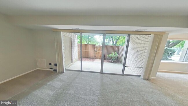 Foto del edificio - 14612 Bauer Dr