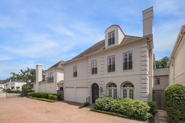 Building Photo - 2214 Potomac Dr