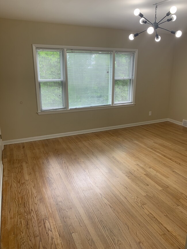 Living Room - 1662 N Cass St