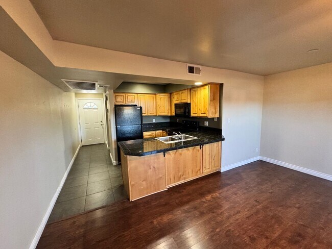 Foto del edificio - Luxorious Single Story 1 bedroom Condo Near NAU