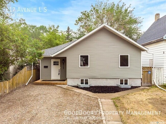 Building Photo - 817 Avenue L S
