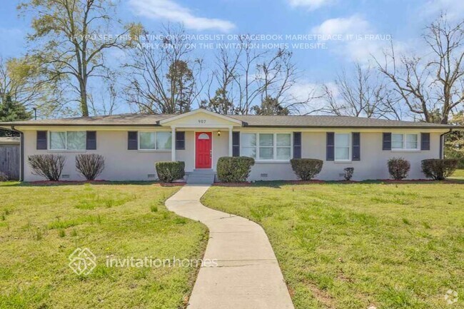 Building Photo - 907 Trinity Dr