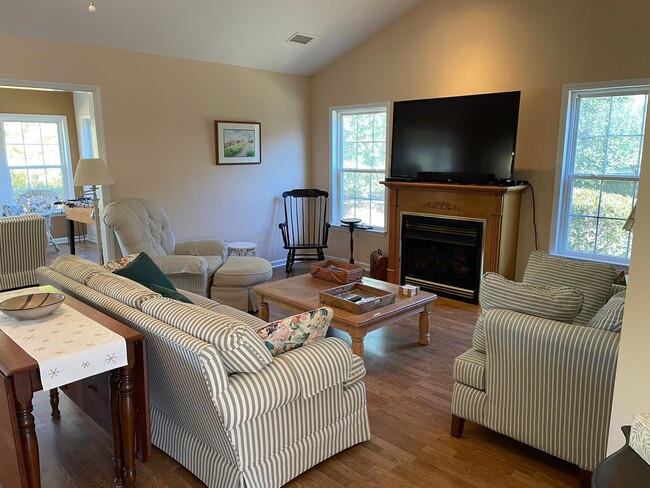 Foto del edificio - Fully Furnished House In Sandpiper Bay-