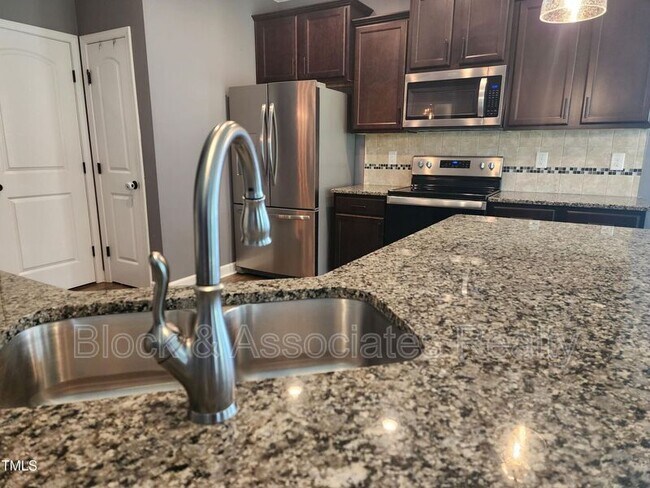 Foto del edificio - 80 Belmont Farms Dr