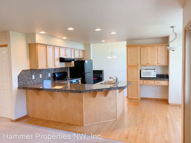 Building Photo - 3 br, 2.5 bath House - 2603 Pacific Highla...