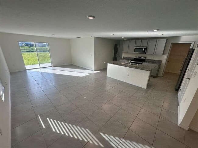 Building Photo - 16626 Mosaic Oar Dr